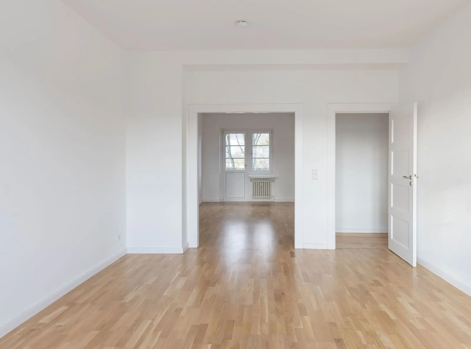Renovated 3.5-Room Altbau Apartment — photo 6